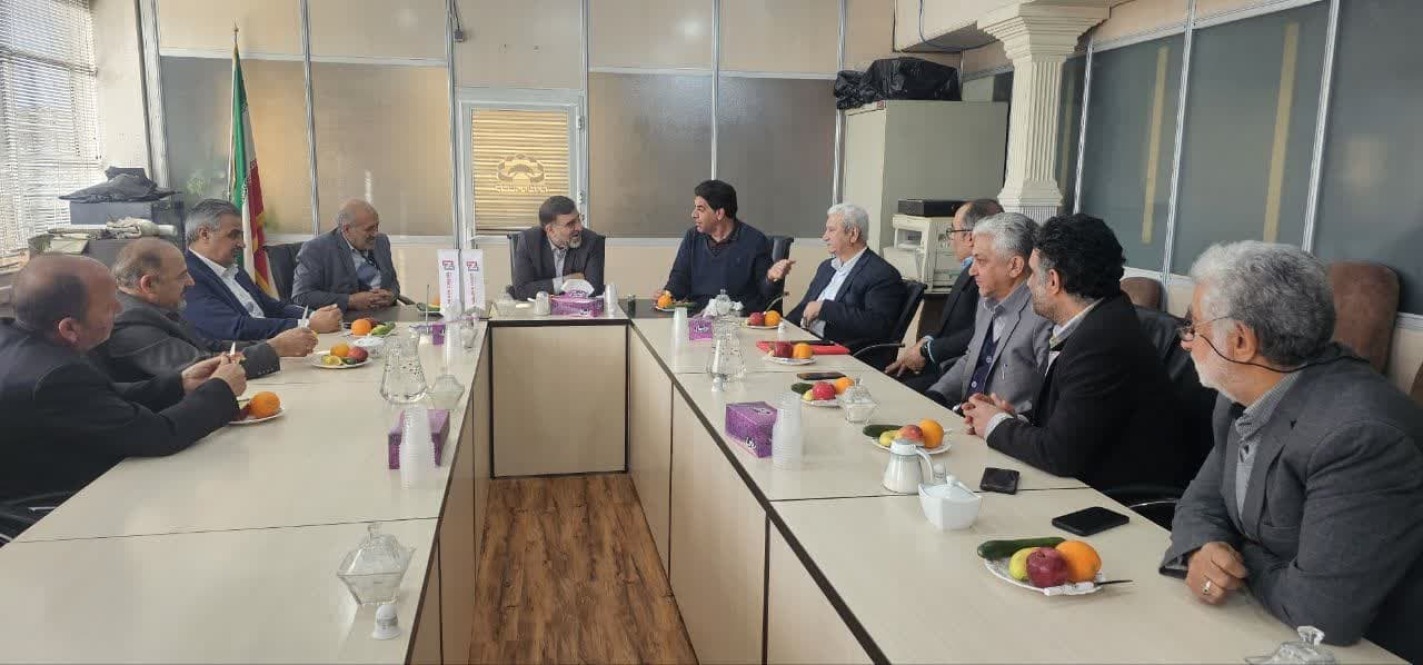 دیدار آقای دکتر امیر آبادی با مسئولین اتحادیه و تعاونی درودگران قم