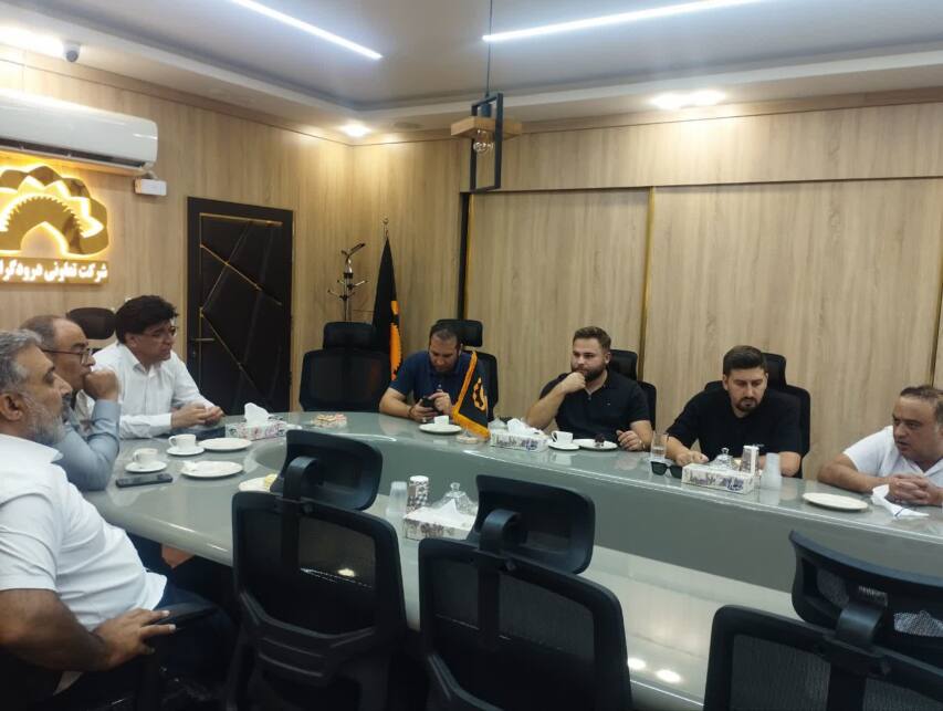 دیدار هئیت مدیر و مدیر عامال شرکت تعاونی درودگران قم باتاجران چوب ترکیه